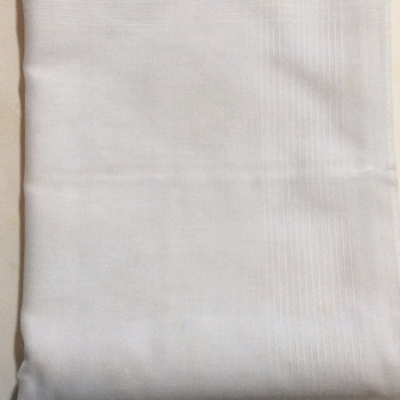NIB 4 Men’s Fine White Cotton/Polyester Blend Permanent Press Handkerchiefs - Picture 2 of 4